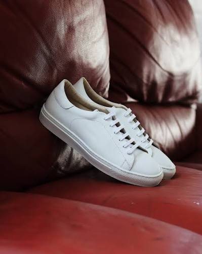 Step Pace Minimalist Leather Sneaker